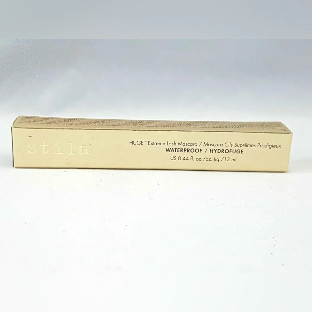 stila Huge Extreme Lash Waterproof Mascara in Black, 13 mL/0.44 FL OZ.